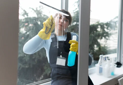Nettoyage de vitres intérieures et extérieures à Saint-Poix